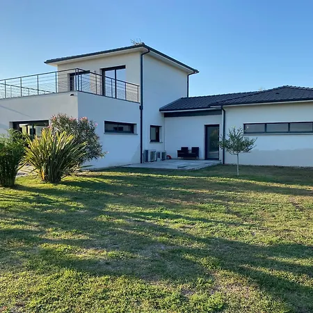 Sur La Route Des Chateaux * Soussans