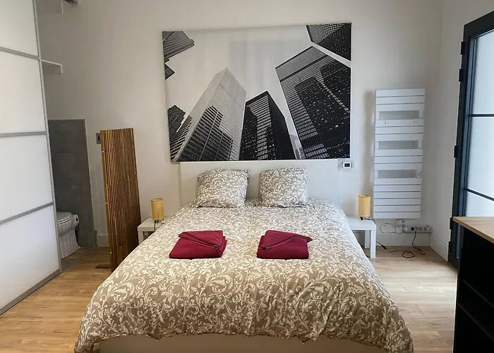 Sur La Route Des Chateaux * Soussans