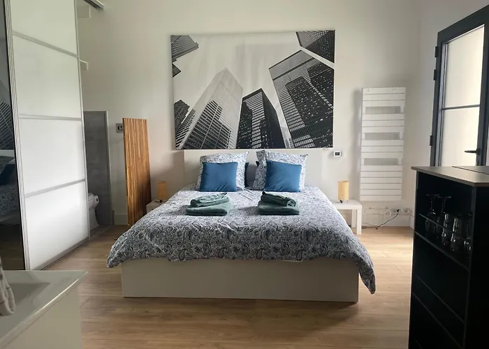 Sur La Route Des Chateaux Ubytování v soukromí Soussans