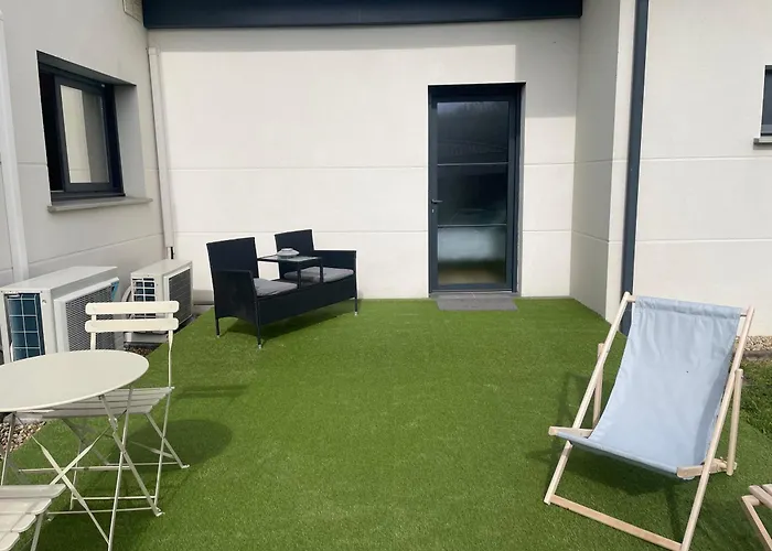 Sur La Route Des Chateaux * Soussans